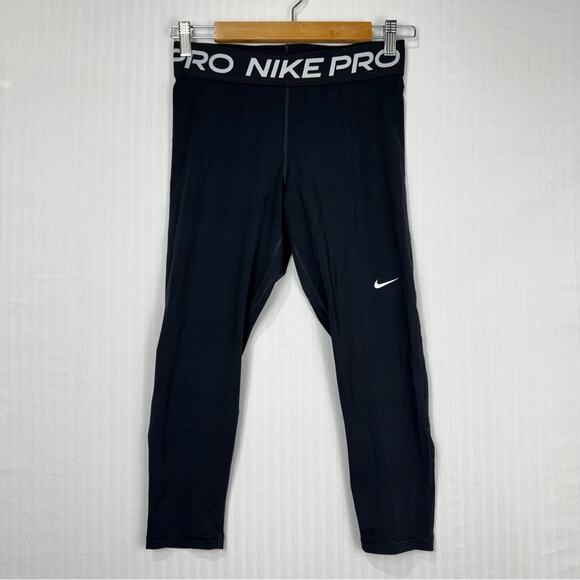 Nike Pro Mid-Rise Black Crop Capri Leggings Mesh-Panel Women Size Medium Dri-Fit - Picture 1 of 6